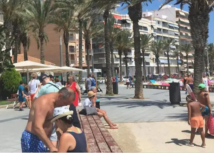 Very Well Located, 450 Meters From Playa Del Cura With Swimming Pool Torrevieja